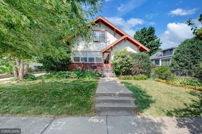 Building Photo - 3028 47th Ave S