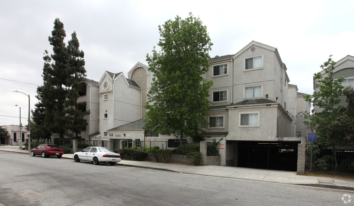 Building Photo - Central Avenue Village Square