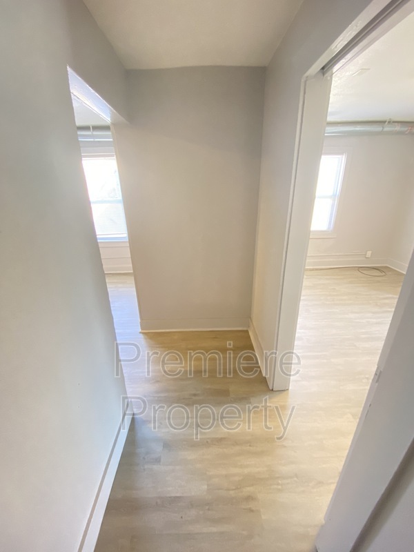 Building Photo - 3000 Linwood Blvd