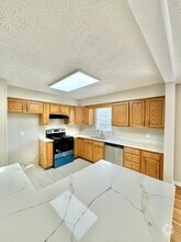 Building Photo - 609 Martin Dr