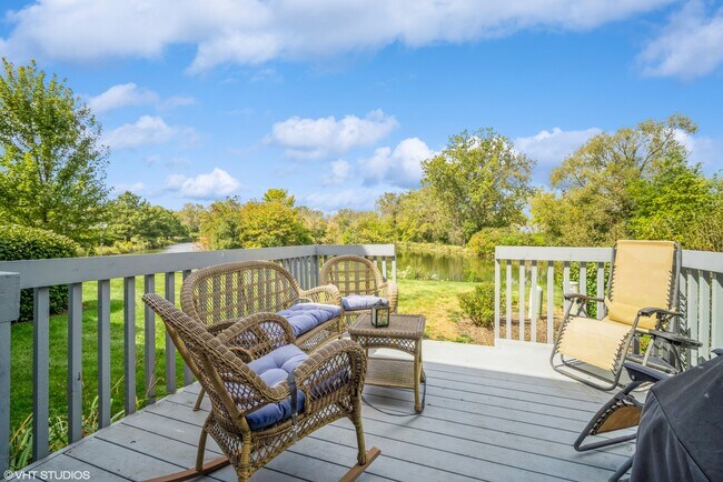 Building Photo - 835 Marseilles Cir
