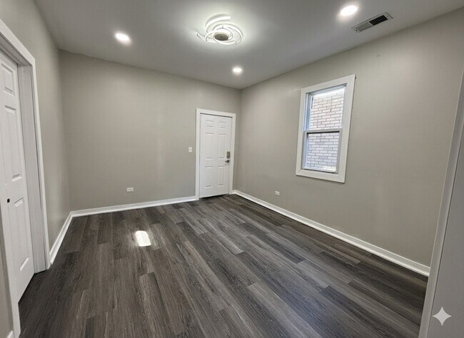 Foto del edificio - 4332 S Hermitage Ave