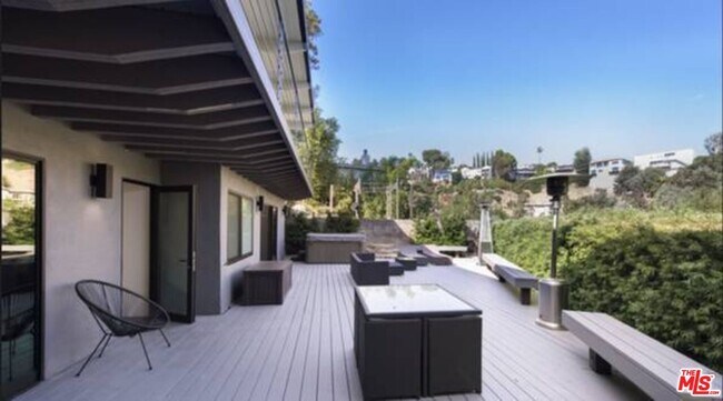 Building Photo - 2775 Rinconia Dr