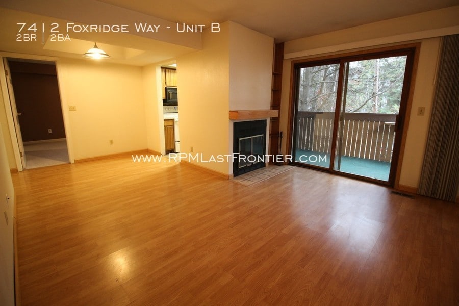 Primary Photo - Dimond 2 bedroom condo with heated garage!