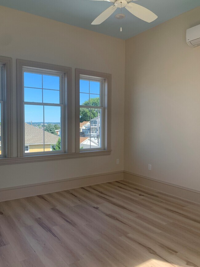 Living Room - 906 Fayette St