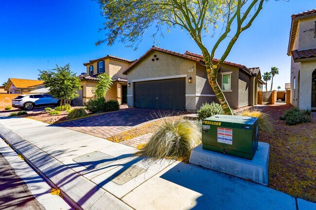 Foto del edificio - Beautiful 3 Bedroom Single Story West Vegas Home