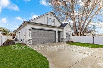Building Photo - 4642 N Maple Grove Rd