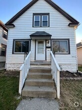Building Photo - 924 S 74th St