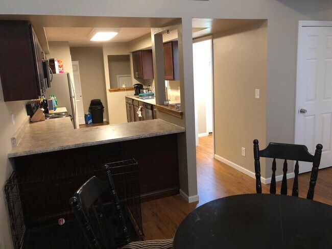 Building Photo - 208 Briarcrest Ct