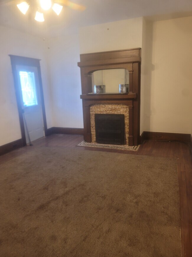 Living room - 330 S Main St