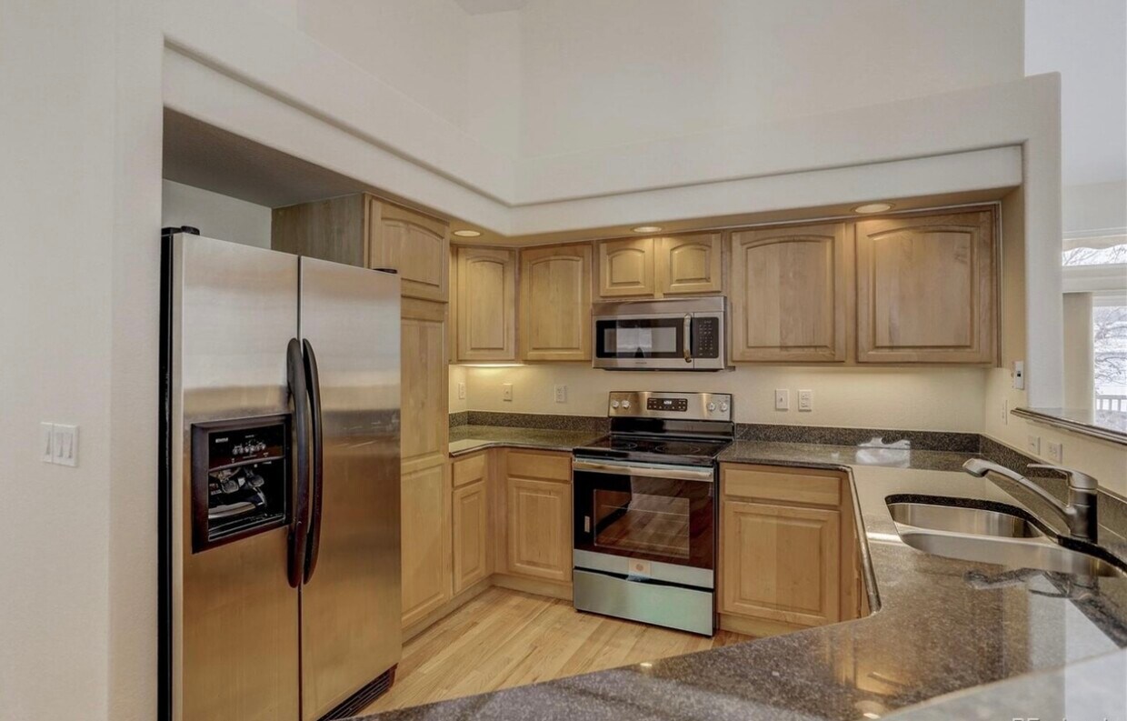 Foto principal - 1011 S Valentia St