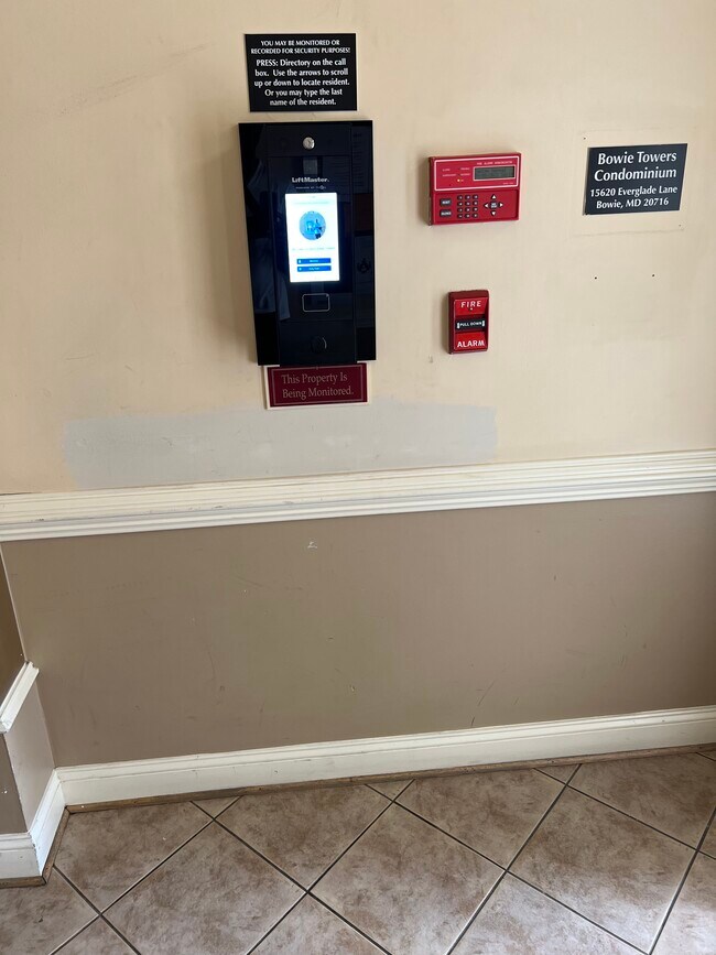 Foto del edificio - 15620 Everglade Ln