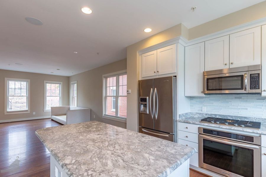 Foto principal - 2909 Chancellor's Way NE