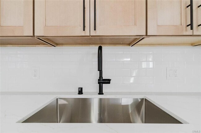 Foto del edificio - 5732 Willowcrest Ave