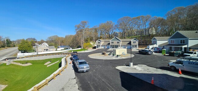 Foto del edificio - 719 Putnam Pike