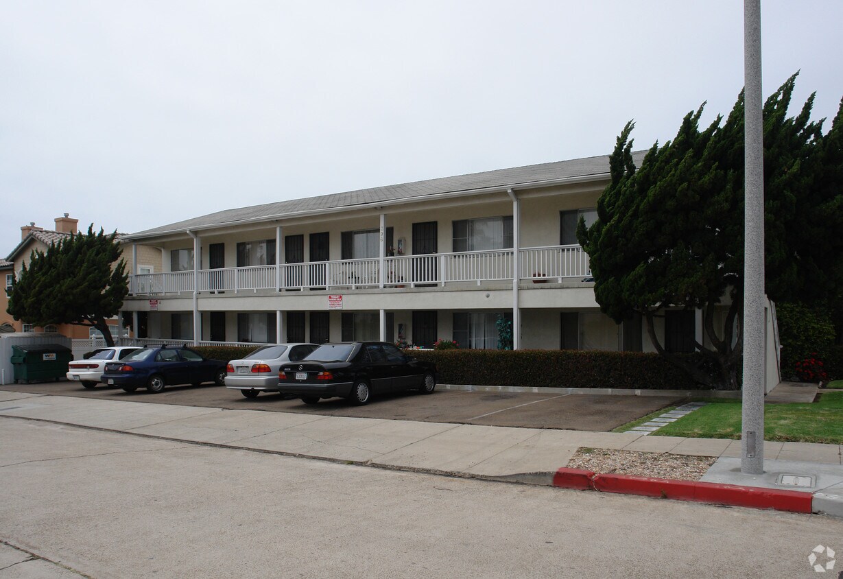 Foto del edificio - 396 Kolmar St