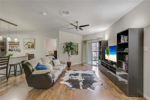 Foto del edificio - 1100 W Trinity Mills Rd