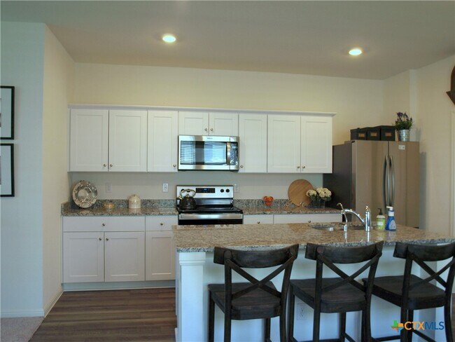 Building Photo - 105 Mouflon Rd