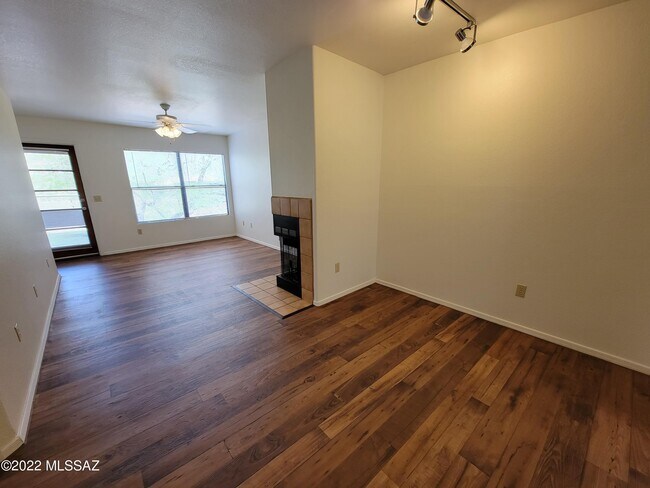 Foto del edificio - 5855 N Kolb Rd