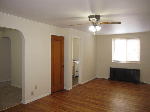 3840 Living/Dining Area - Brentwood Manor