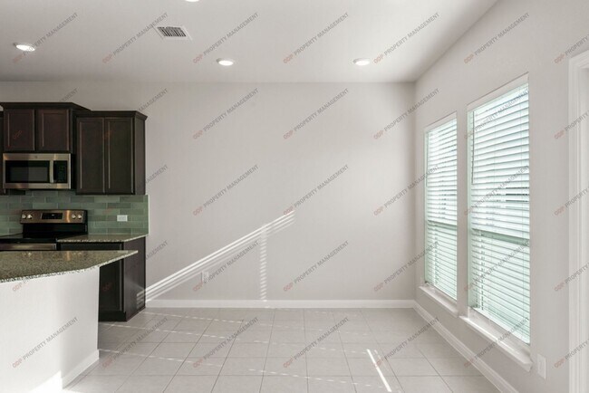 Foto del edificio - 725 Gingham Trl