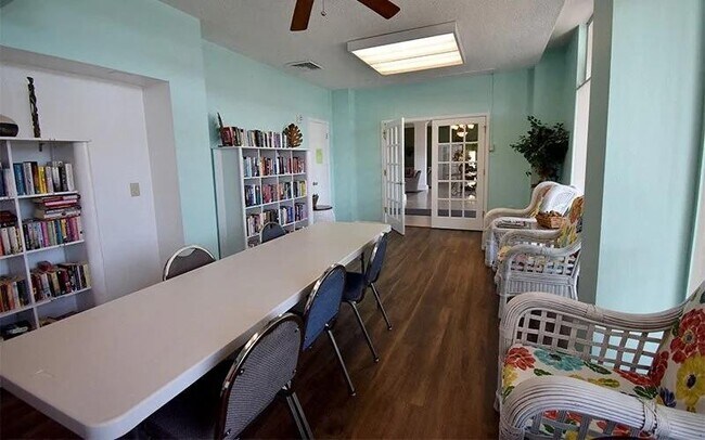 Foto del edificio - 650 E Strawbridge Ave