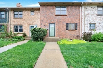 Building Photo - 340 Twykingham Pl