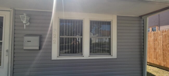 Building Photo - 822 McKinnie Ave