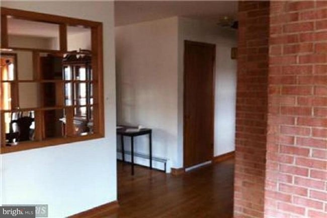 Foto del edificio - 4506 Village Dr