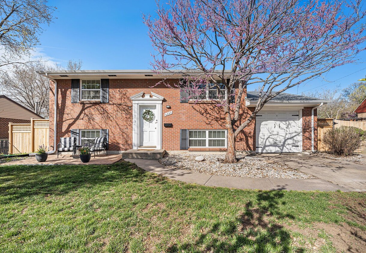 Updated Single-Family Home in Arvada - Updated Single-Family Home in Arvada