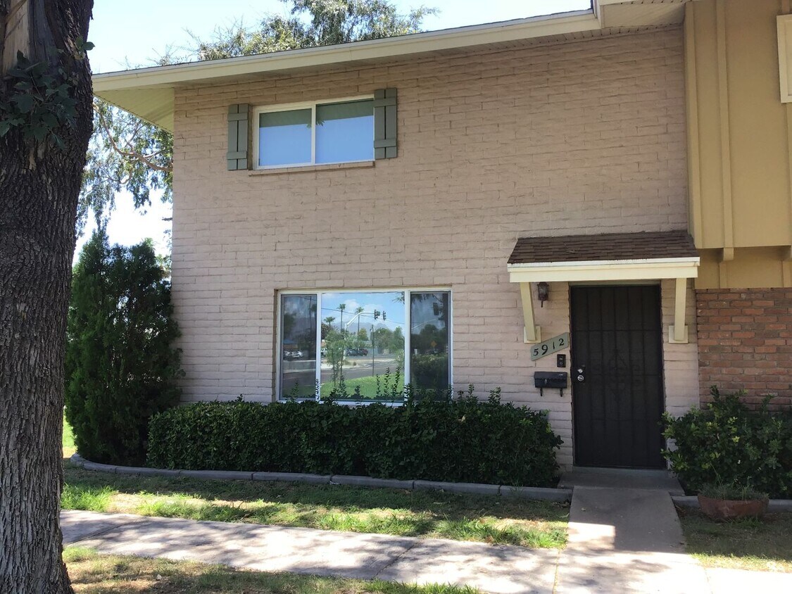 Primary Photo - Corner Unit Townhome with Style and Substa...