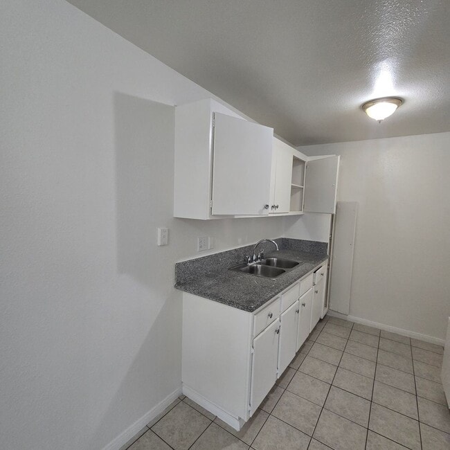 Foto del edificio - 4497 Bonnie Brae St