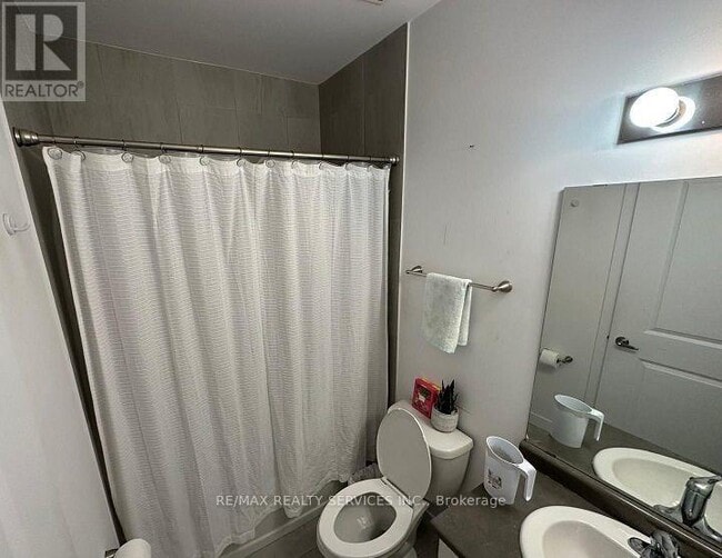 Building Photo - 101 Shoreview Pl