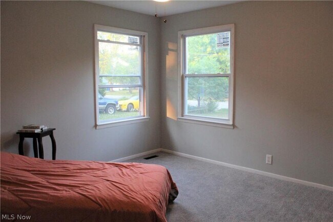 Foto del edificio - 4134 Beckley rd
