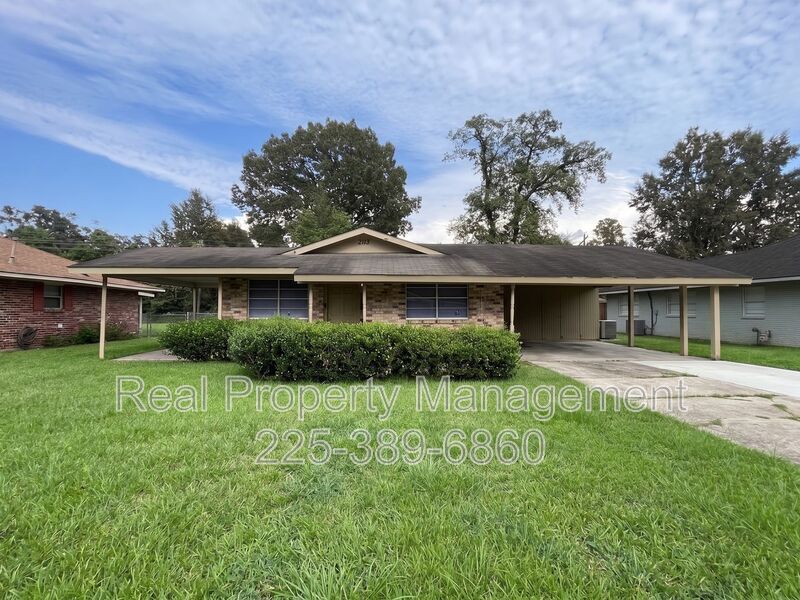 Photo - 275 W Chalfont Dr.