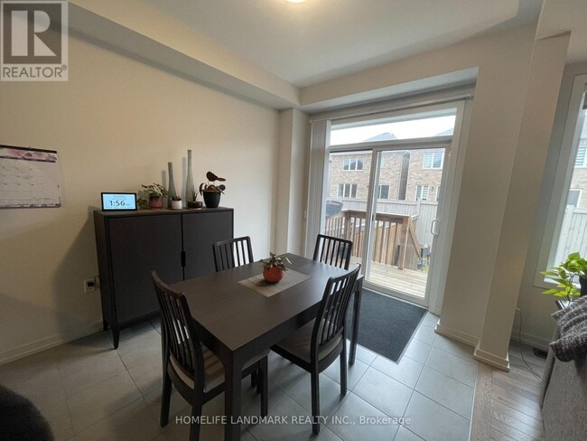 Photo du bâtiment - 61 Mondial Cres