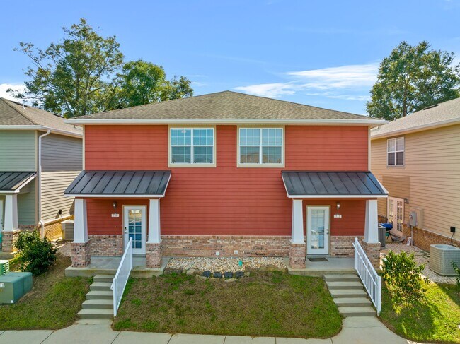 Foto del edificio - 810 Arbor Lake Dr