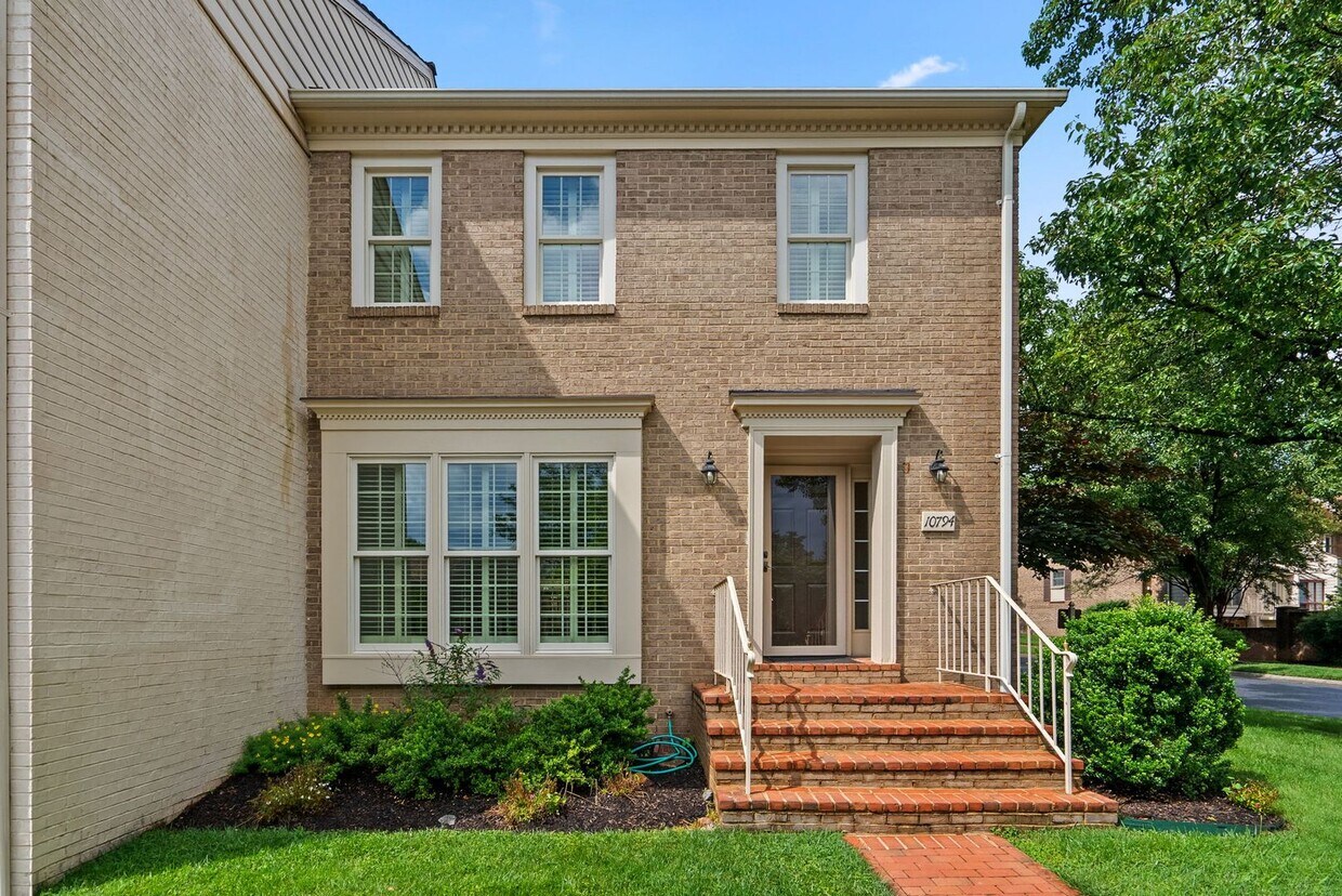 Foto principal - 3 Bed 3.5 Bath - Rockville Townhouse - Fin...