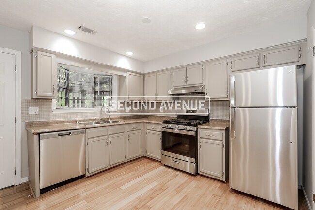 Building Photo - 3032 Drexel LN