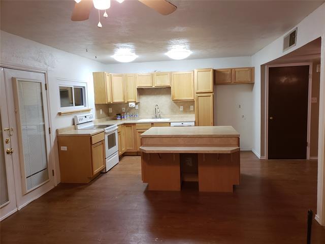 Foto principal - 538 White Oak St