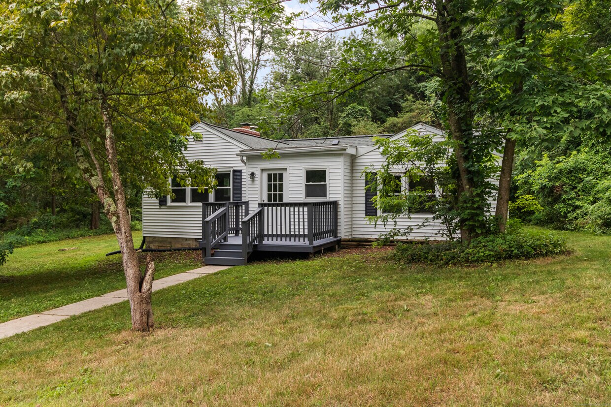 Primary Photo - 518 Merrow Rd