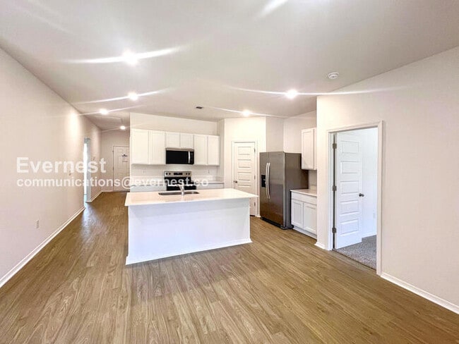 Foto del edificio - 1511 Ridgefield Cir