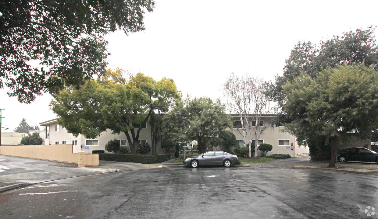 Foto del edificio - Blythe Court Apartments