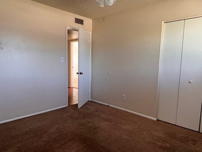 Foto del edificio - 2131 E Palmcroft Dr