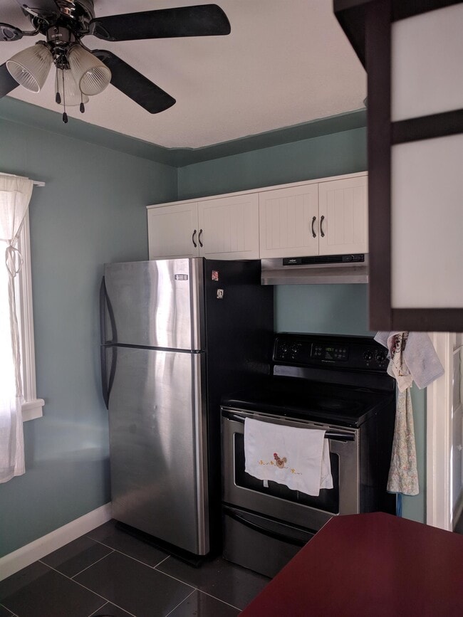 Building Photo - 4 Bed 2 Bath Unit in Didsbury, AB