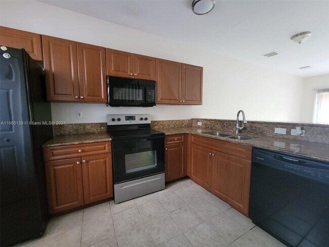 Foto del edificio - 17339 NW 7th Ave