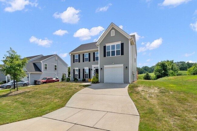 Foto del edificio - 230 Rosewood Ln