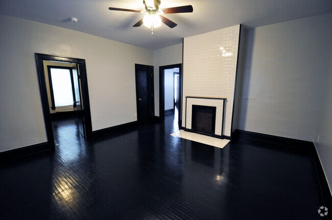 Building Photo - 886 Carpenter St