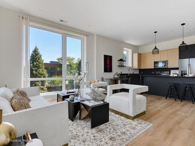 Foto del edificio - 800 E Irving Park Rd