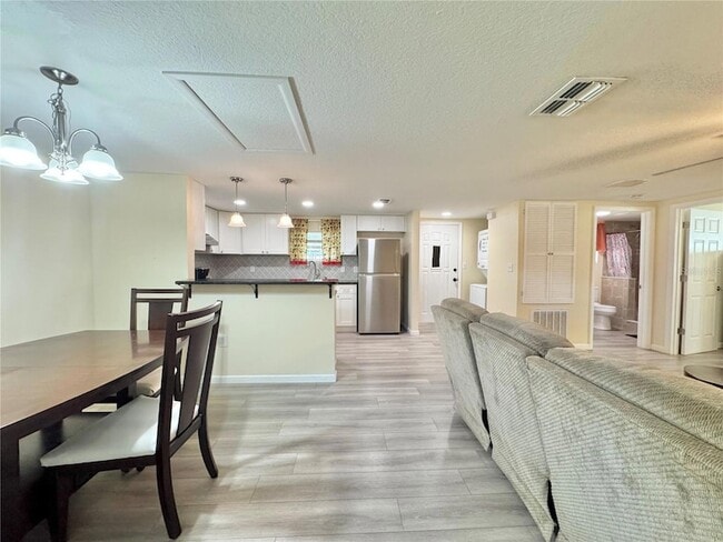 Building Photo - 126 Flamingo Dr